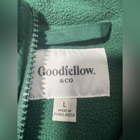 Good Fellow Dark Green Moss Vest - Picture 3 of 6